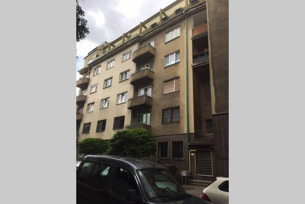 A Cosy Studio In The City Centre Братислава Экстерьер фото