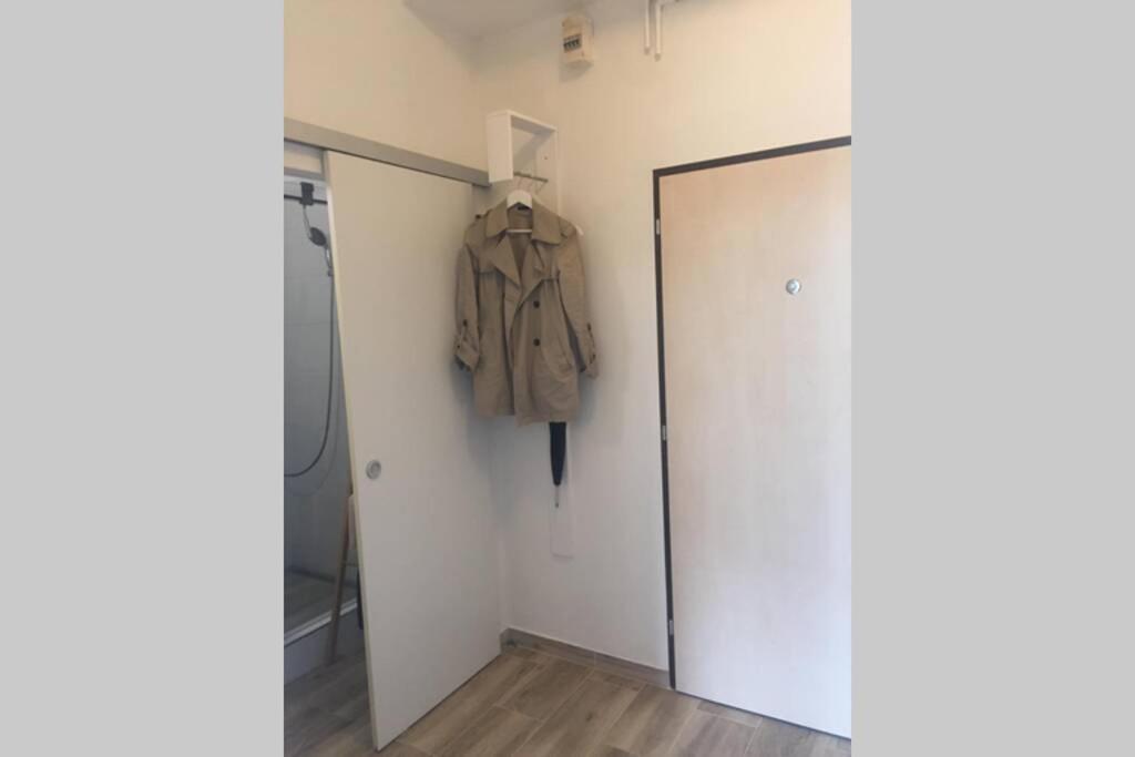 A Cosy Studio In The City Centre Братислава Экстерьер фото